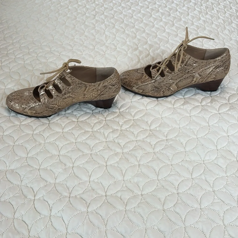 Belle-Vita Lace-Up Gold-Tone Snakeskin fabric Ankle Height Shoes Size 8.5 N